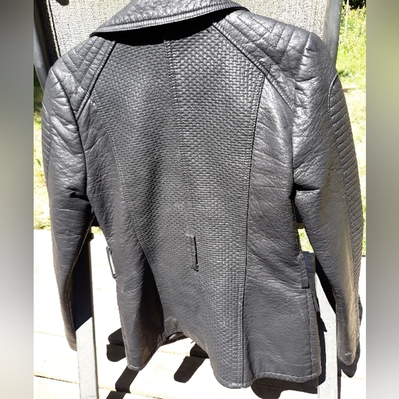 Guess jacket - Picture 2 of 3